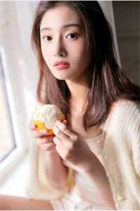 《魔女小姐只想救她狗命》作者：闪光月亮蘑菇